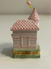 Load image into Gallery viewer, Rose Bud Inn Trinket Box from Mud Pie
