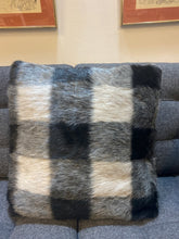 Load image into Gallery viewer, Pair of Faux Fur Buffalo Check Pillows
