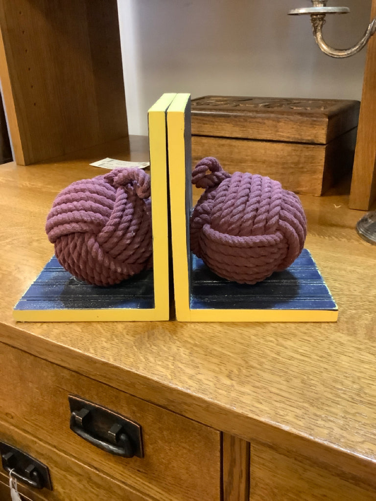 Pair of Maroon Sailing Knots Bookends